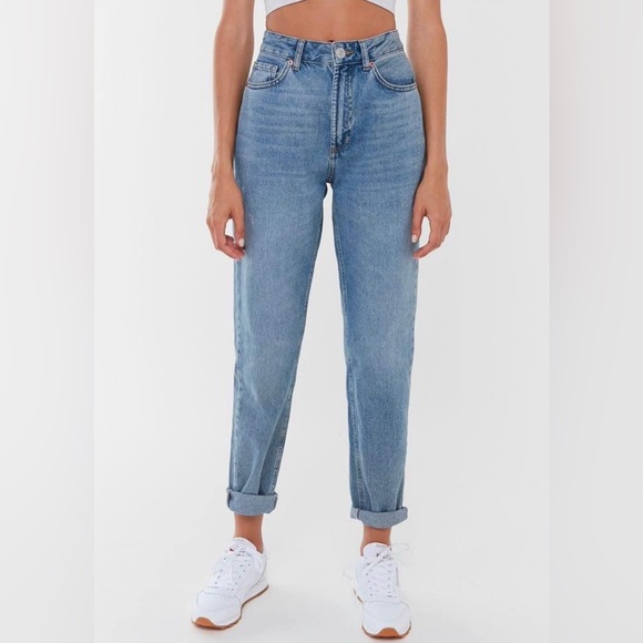 BDG | Urban Outfitters High Rise Mom Jeans in a Light Wash, Size 25, NWT - Picture 3 of 16